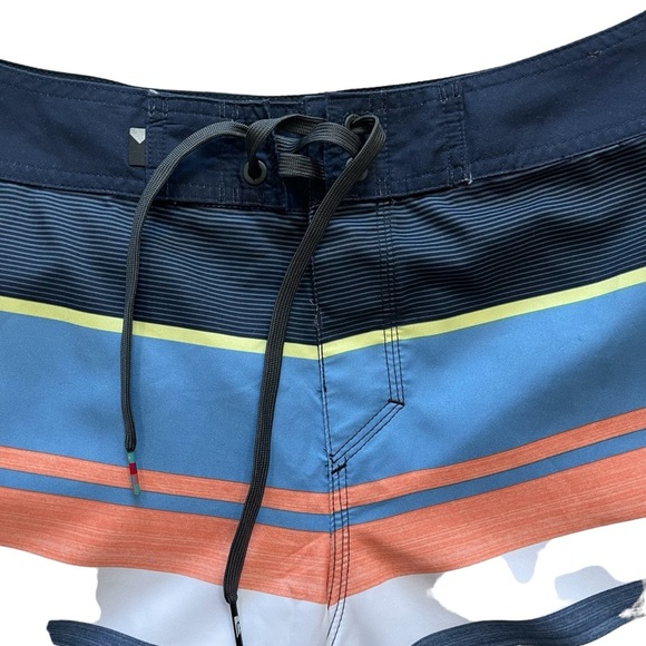 Quicksilver Eye Scallop 20" Men’s Boardshort Shorts Swim Trunks - Picture 6 of 12